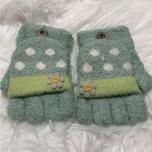 Cozy Green Polka Dot Kids Gloves